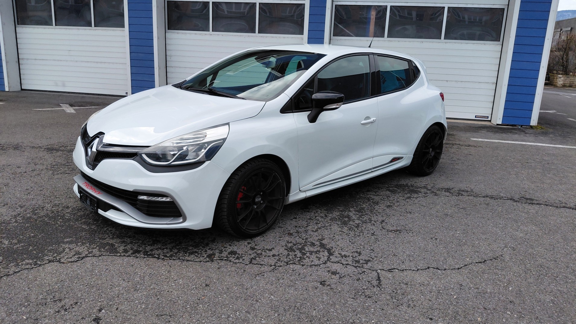 RENAULT Clio 1.6 T RS 220 Trophy EDC-image-2