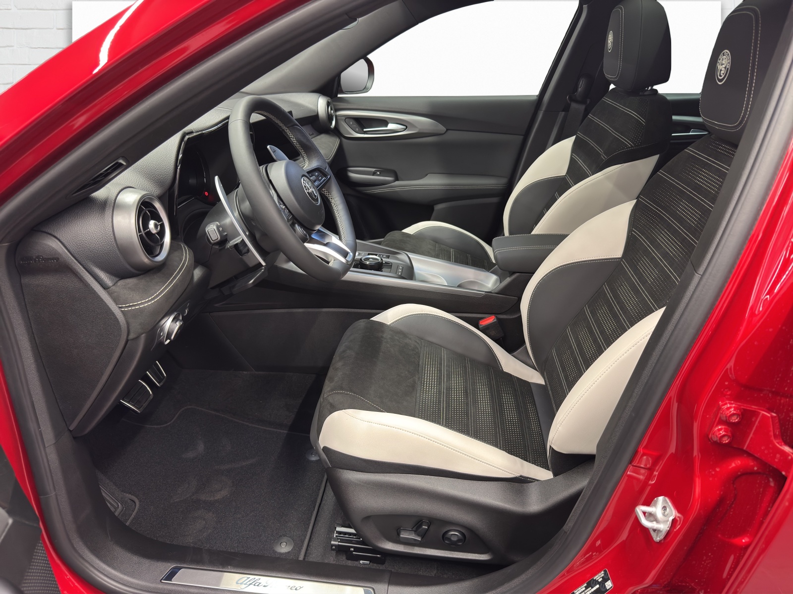 ALFA ROMEO Tonale 1.3 Plug-in Hybrid Sport Speciale Launch Q4-image-6