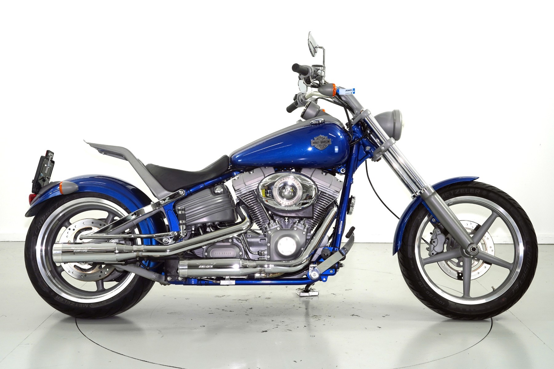 HARLEY-DAVIDSON FXCW-showroom-element-1