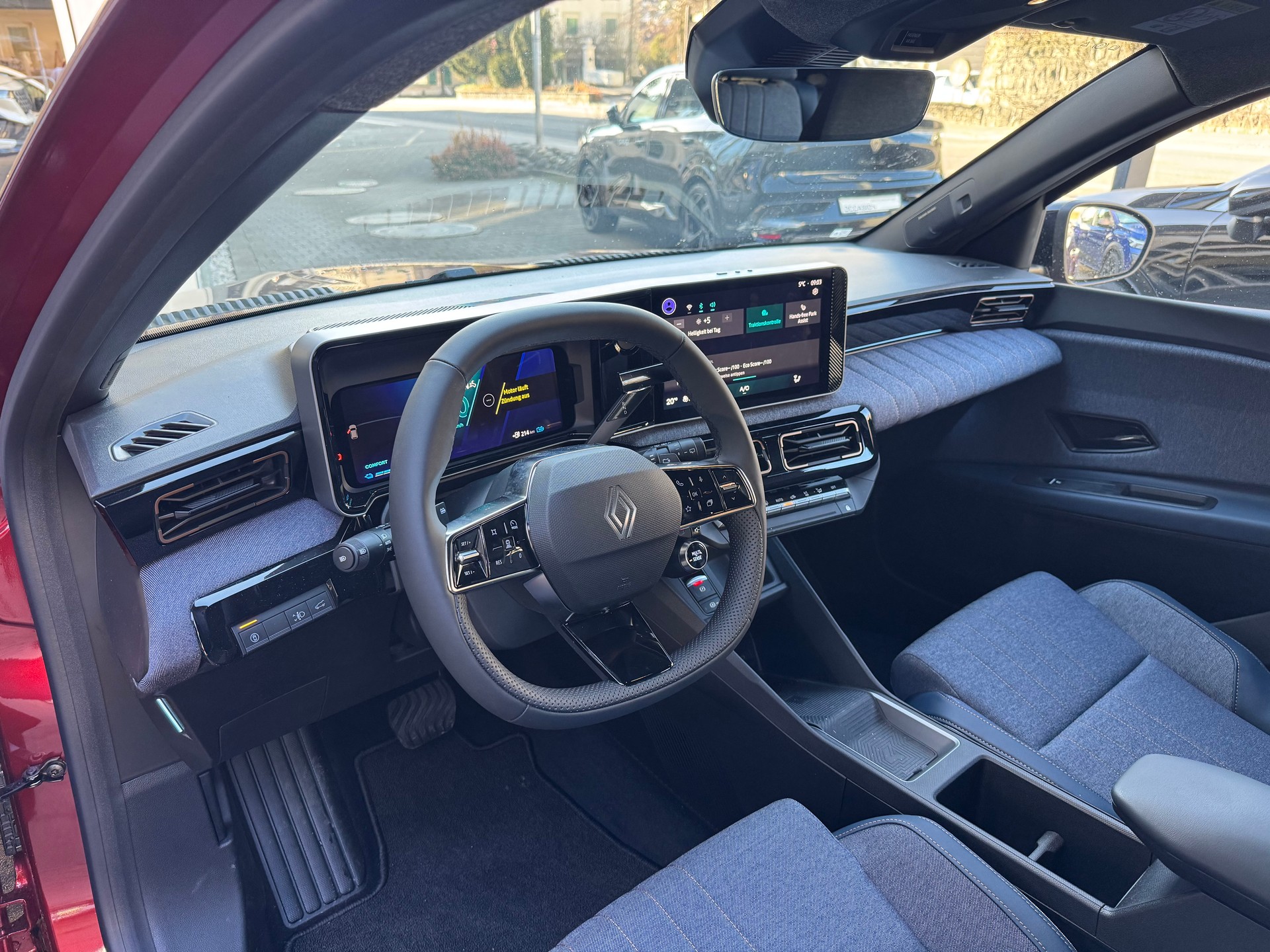 RENAULT R4 E-Tech Comfort Range 52 kWh Techno-image-14