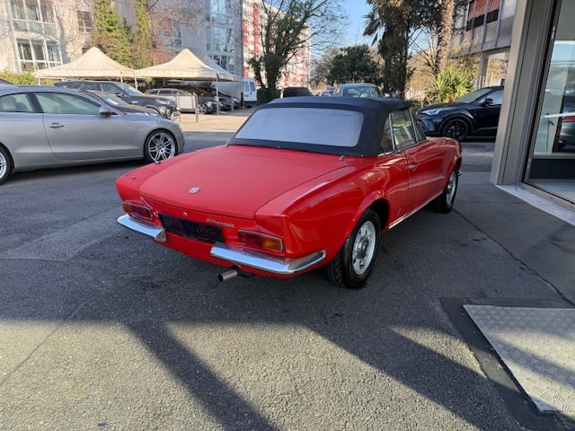 FIAT 124 Spider-image-8