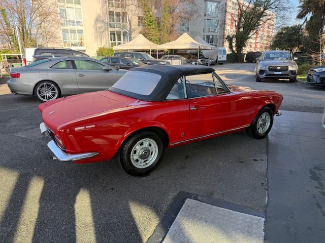 FIAT 124 Spider-image-5