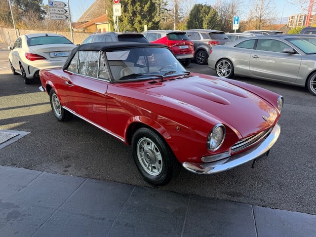 FIAT 124 Spider