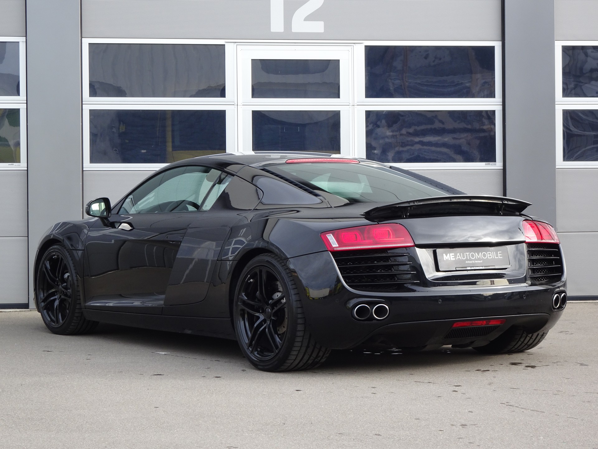 AUDI R8 Coupé 4.2-image-4
