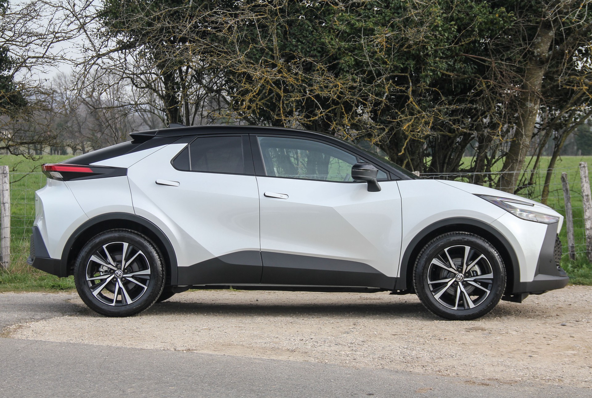 TOYOTA C-HR 2.0 HSD CVT Trend Team Player 🇯🇵 ⭐⭐⭐⭐⭐-image-25