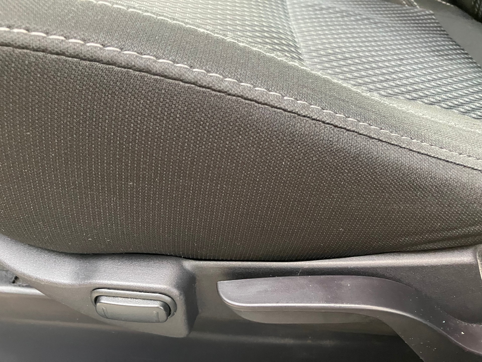MITSUBISHI Outlander 2.4 PHEV Value 4WD Automatic-image-2
