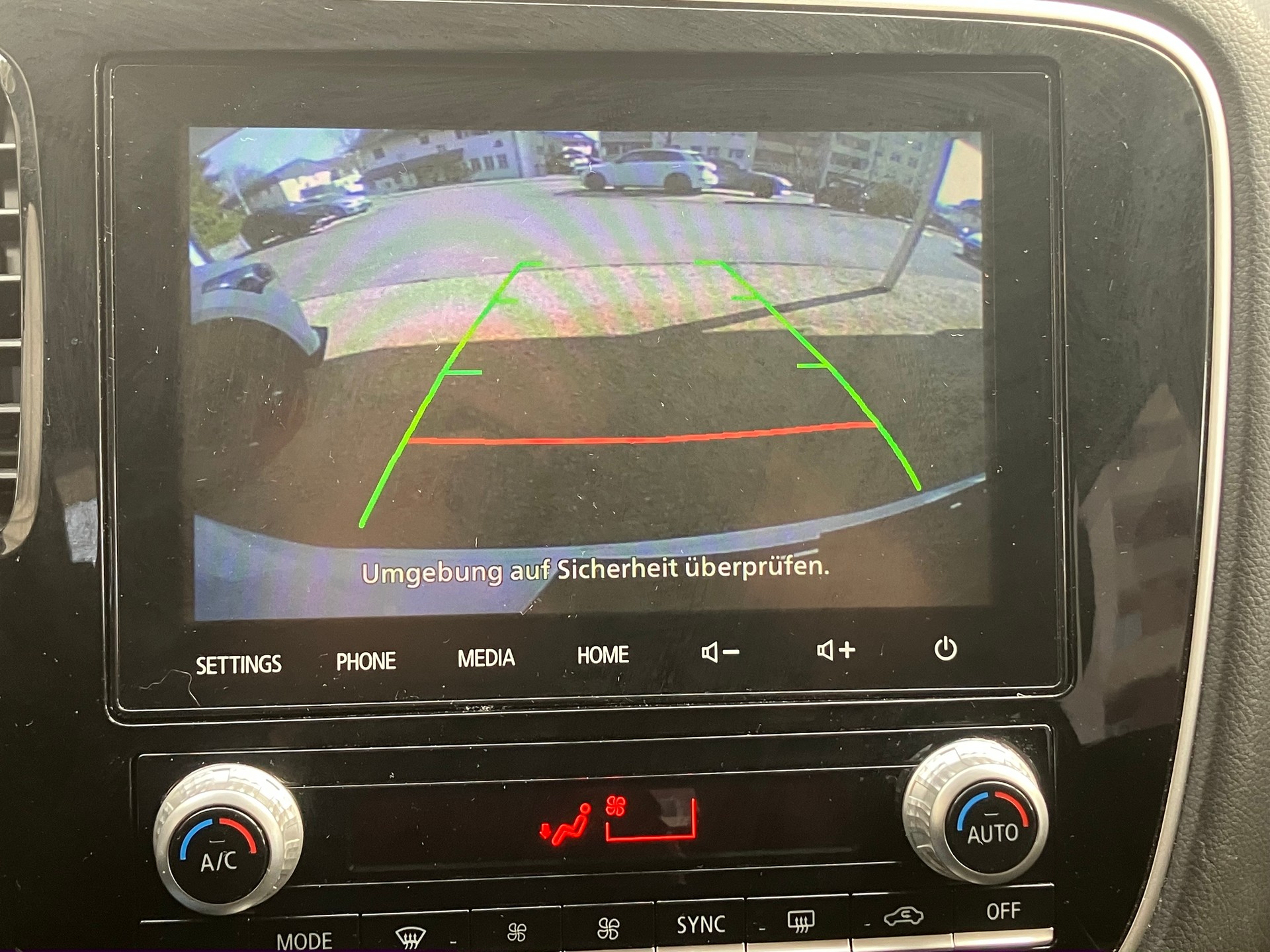 MITSUBISHI Outlander 2.4 PHEV Value 4WD Automatic-image-11