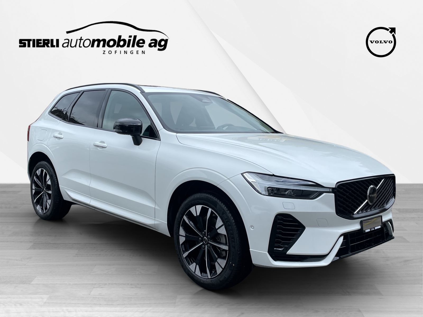 VOLVO XC60 2.0 T6 TE Ultra Dark eAWD-showroom-element-2