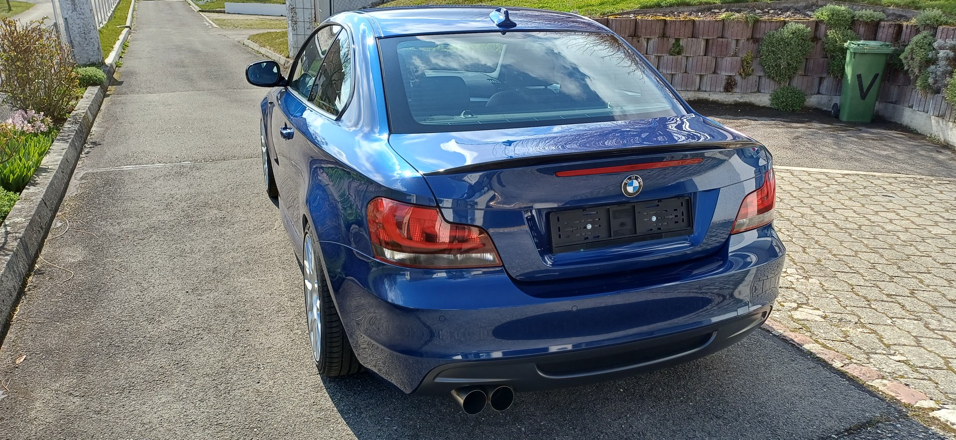 BMW 135i Coupé-image-3