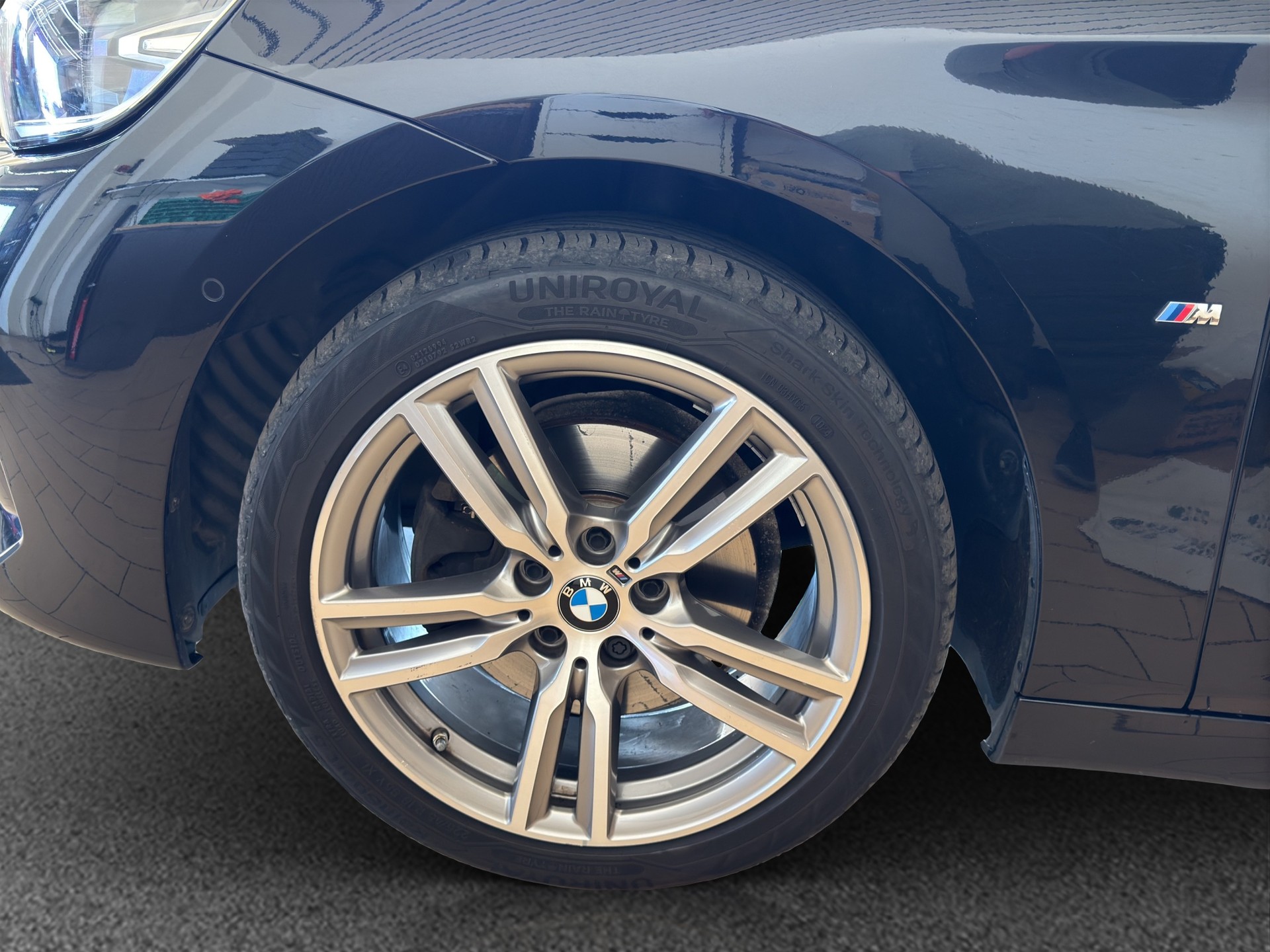 BMW 220d xDrive Active Tourer Steptronic M Sport-image-11