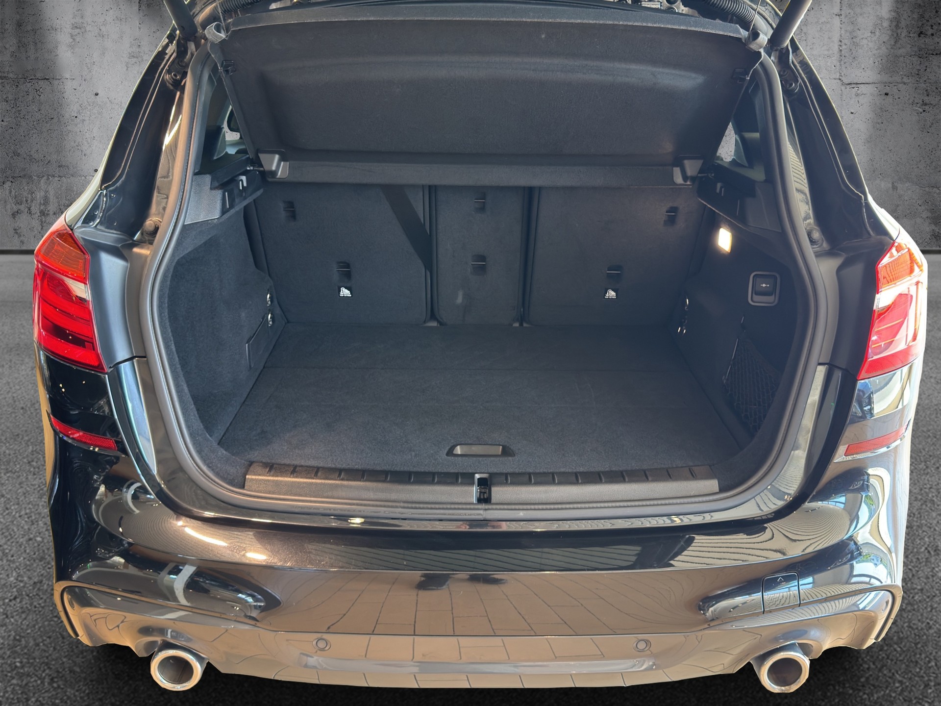 BMW 220d xDrive Active Tourer Steptronic M Sport-image-10