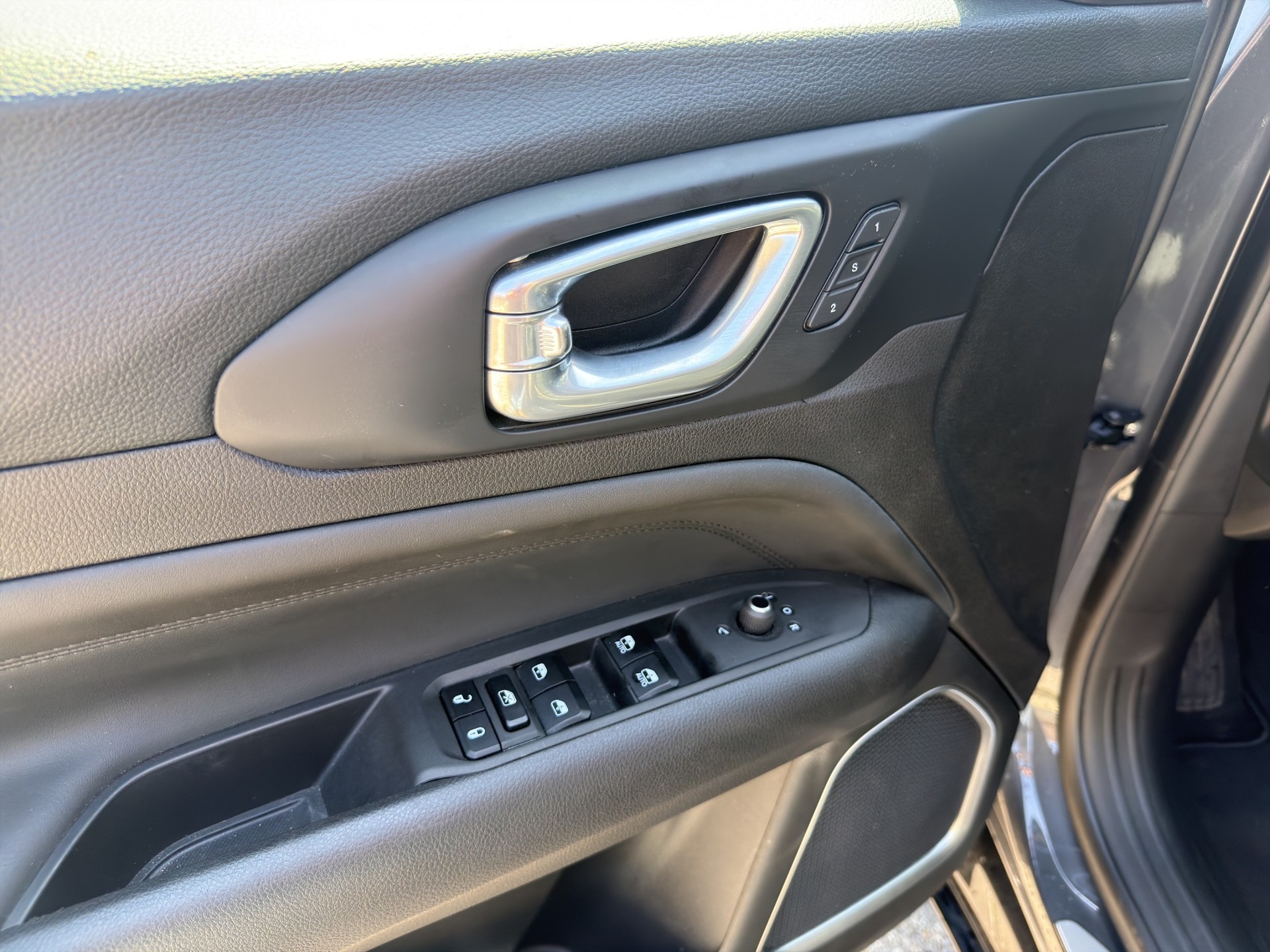 JEEP Compass 1.5 Turbo Summit MHEV-image-37
