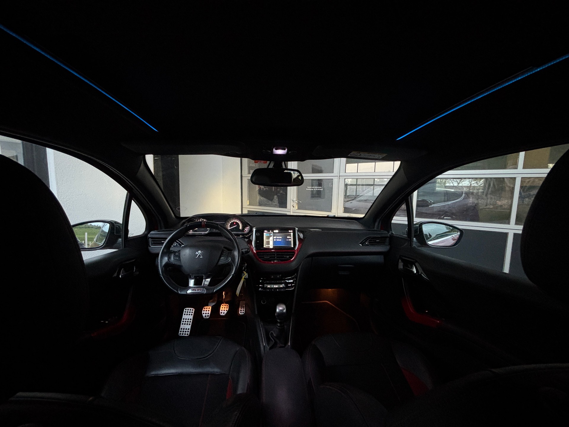 PEUGEOT 208 1.6 Turbo GTi-image-12