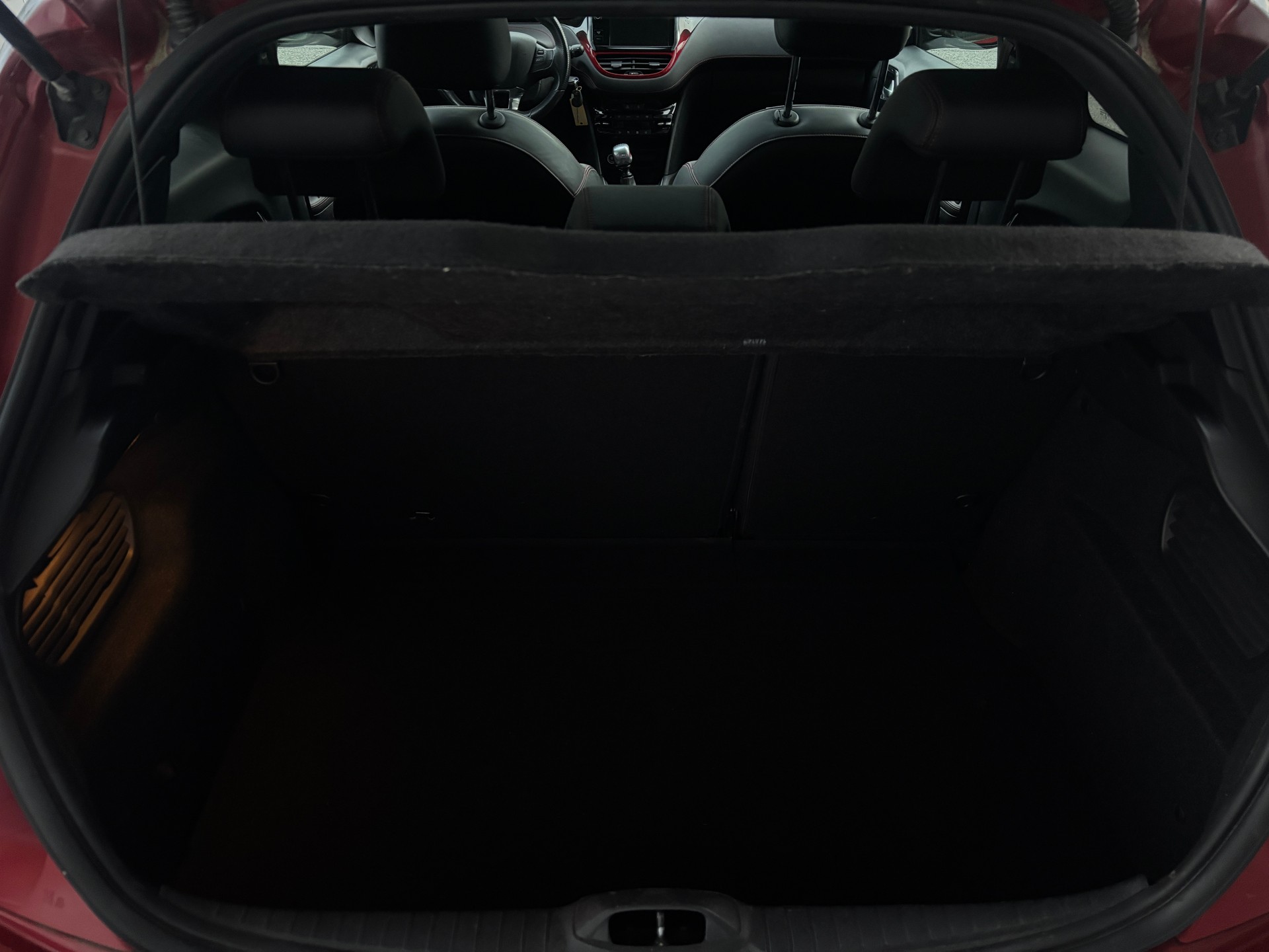 PEUGEOT 208 1.6 Turbo GTi-image-8