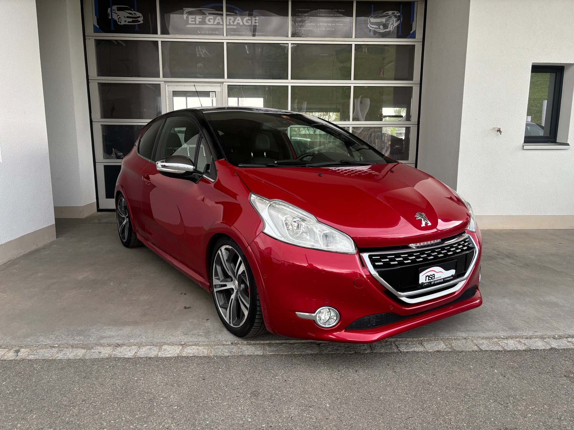 PEUGEOT 208 1.6 Turbo GTi-showroom-element-2