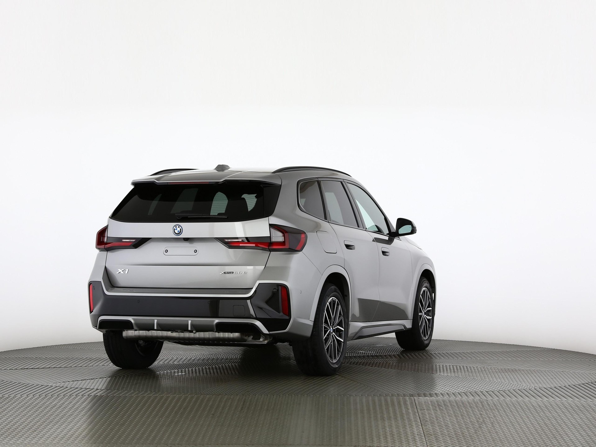 BMW X1 30e xDrive paddles-image-18