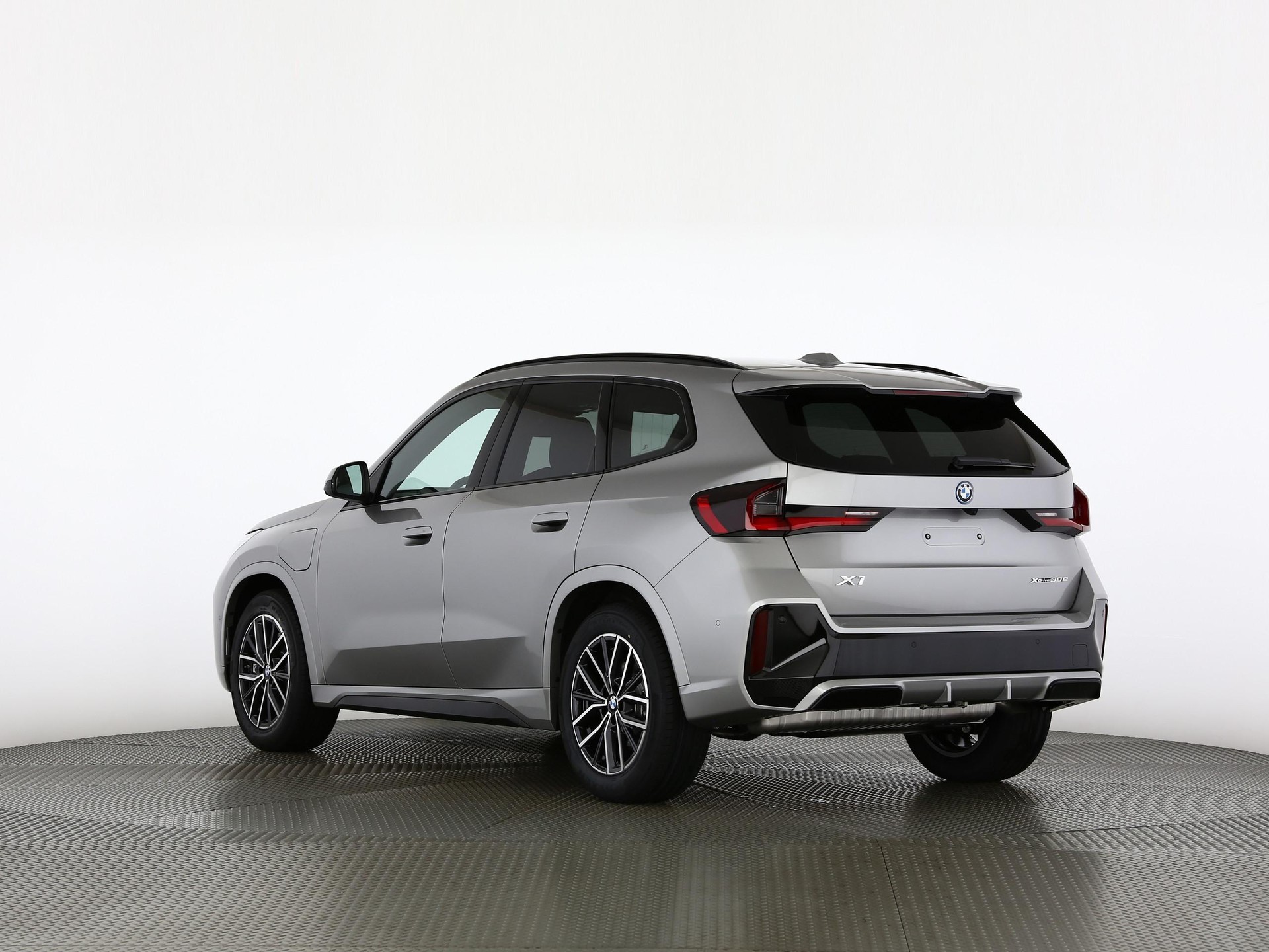 BMW X1 30e xDrive paddles-image-15