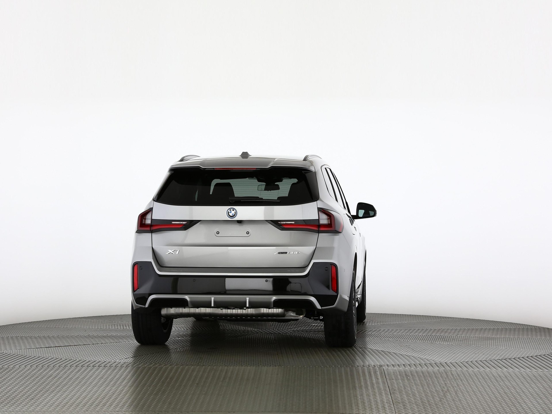 BMW X1 30e xDrive paddles-image-17