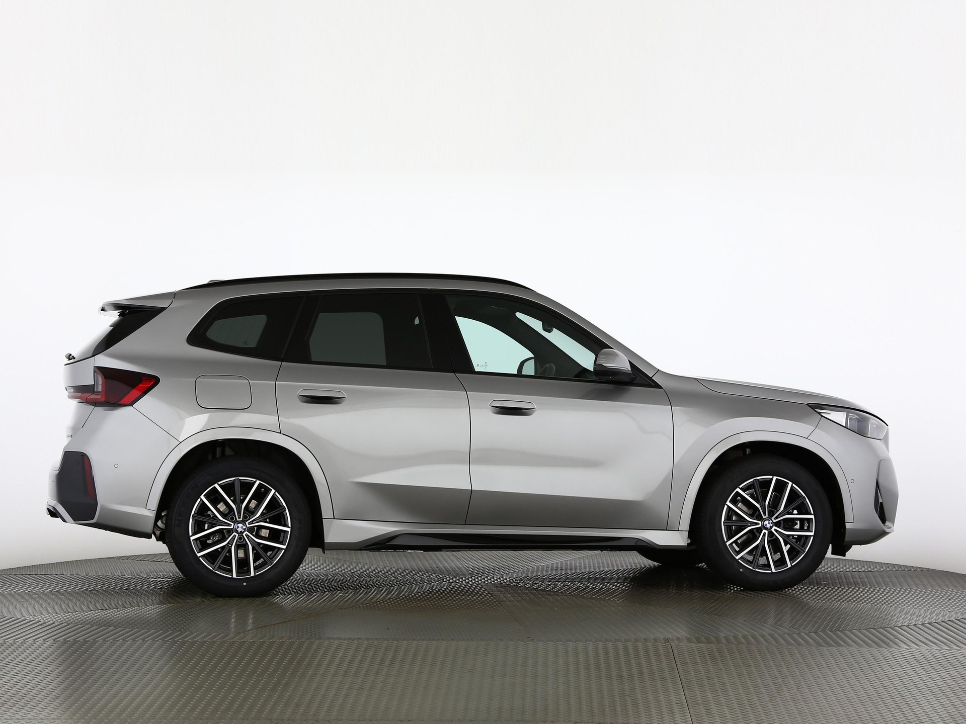 BMW X1 30e xDrive paddles-image-22