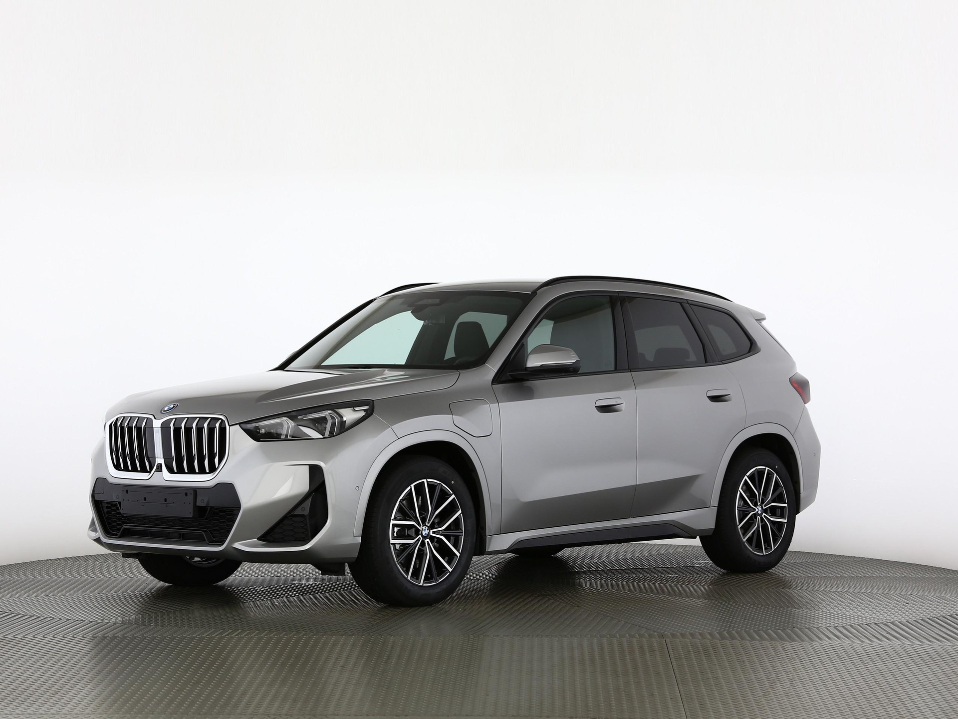 BMW X1 30e xDrive paddles-image-8