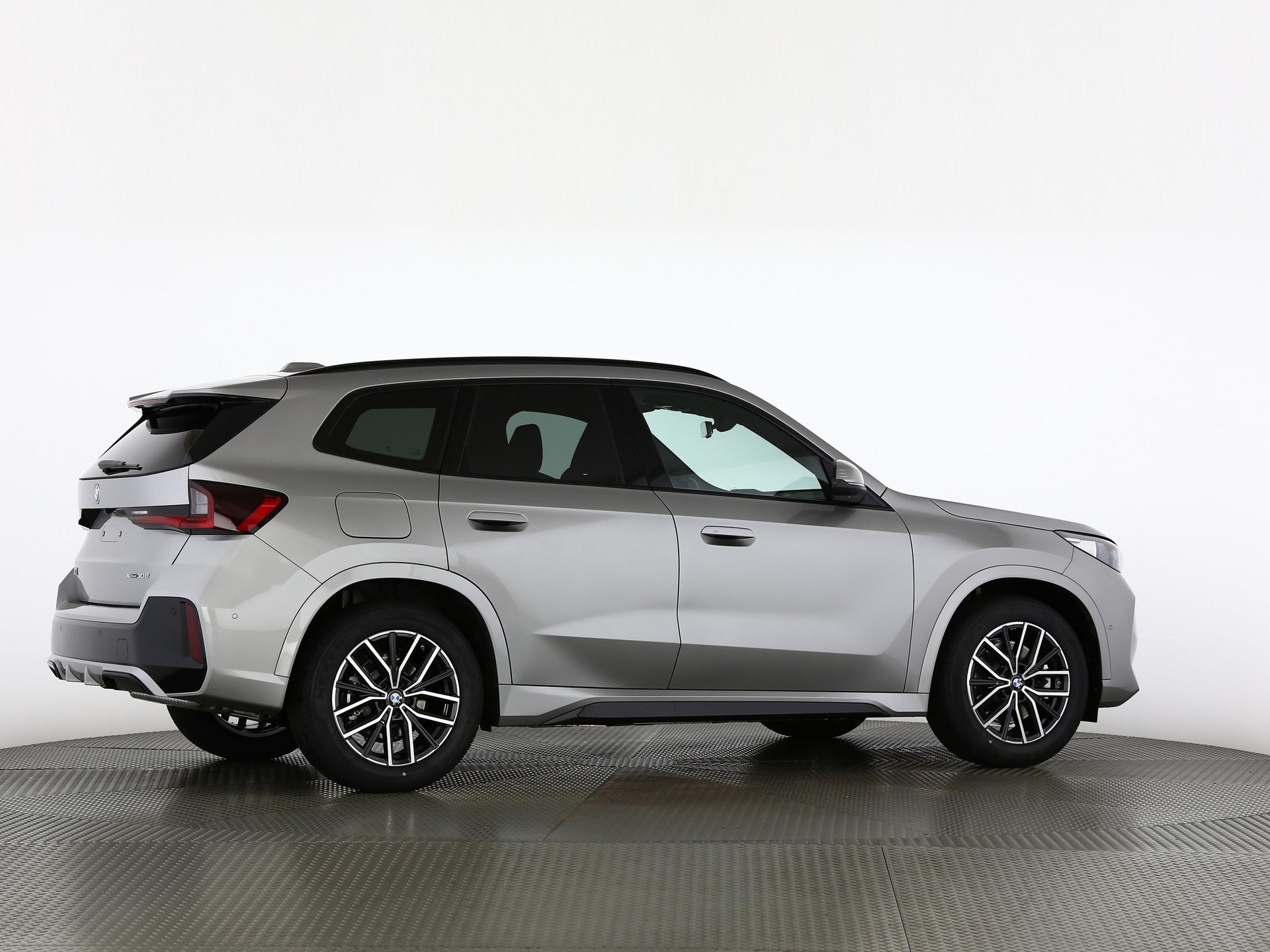 BMW X1 30e xDrive paddles-image-21
