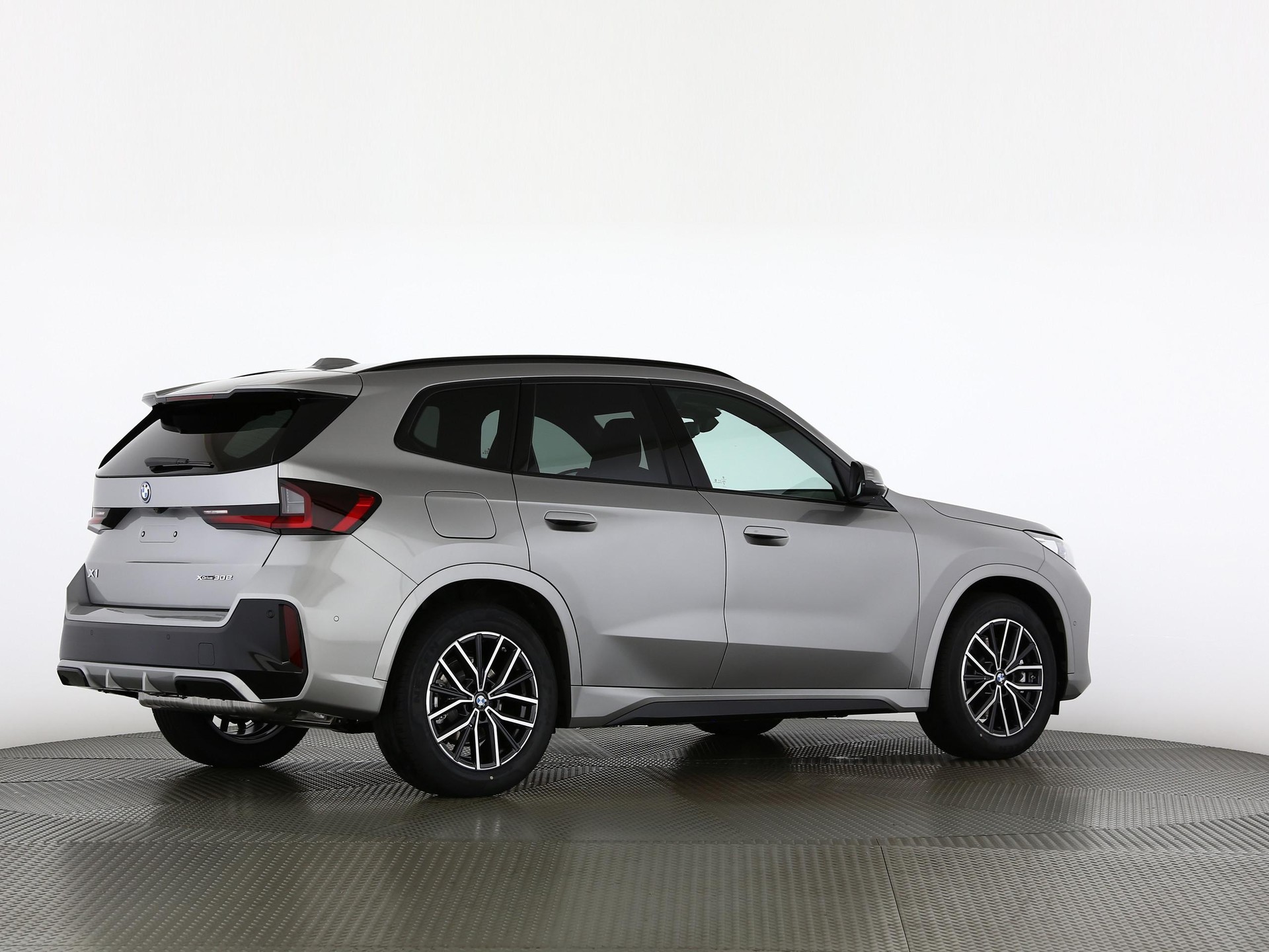 BMW X1 30e xDrive paddles-image-20