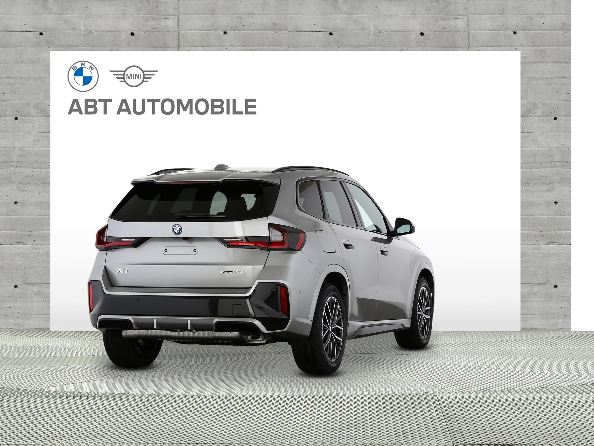 BMW X1 30e xDrive paddles-showroom-element-2