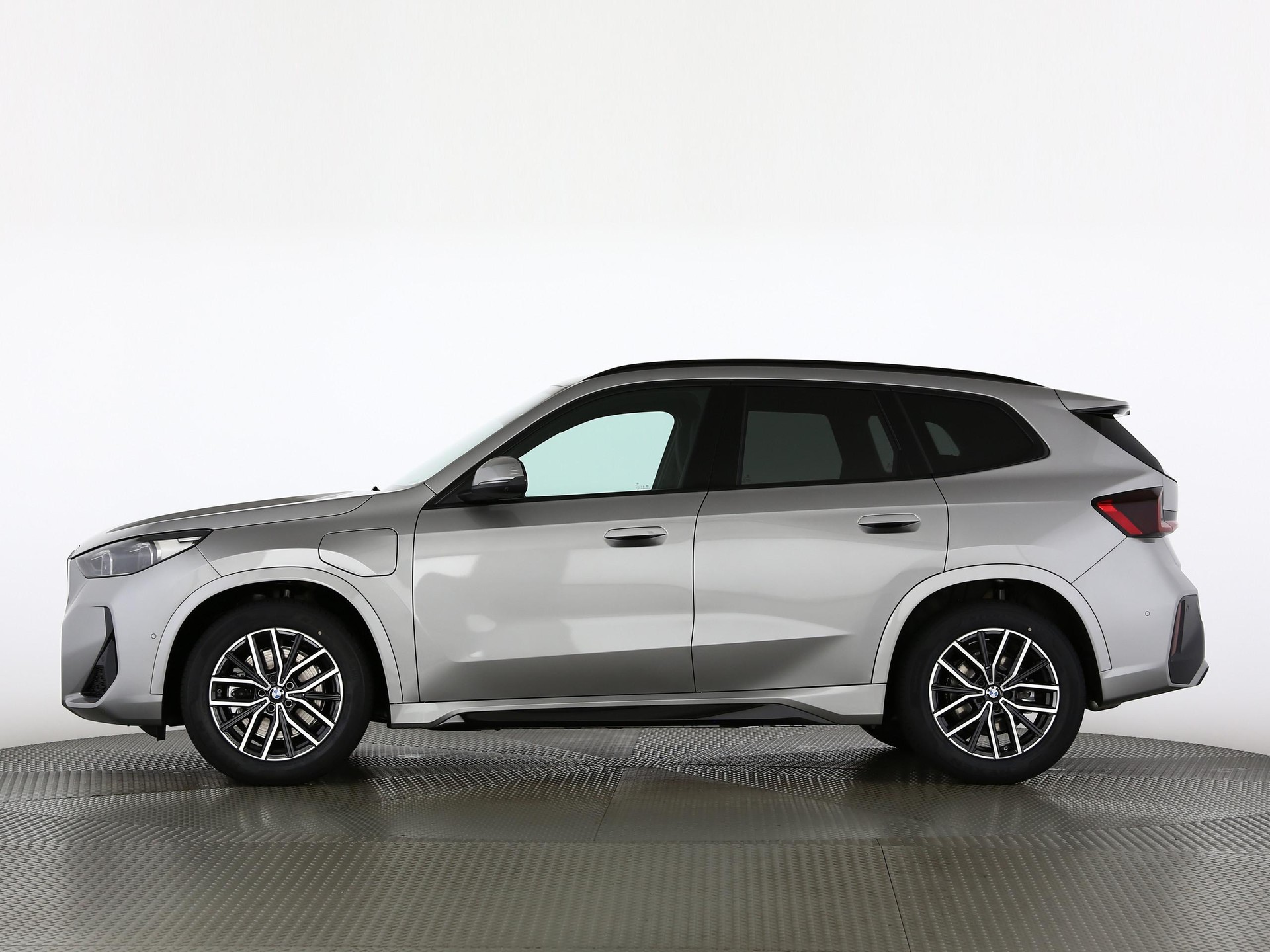 BMW X1 30e xDrive paddles-image-11