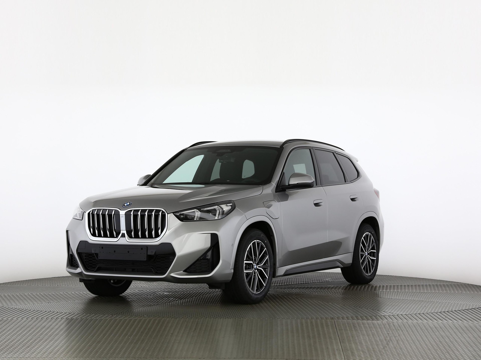 BMW X1 30e xDrive paddles-image-7