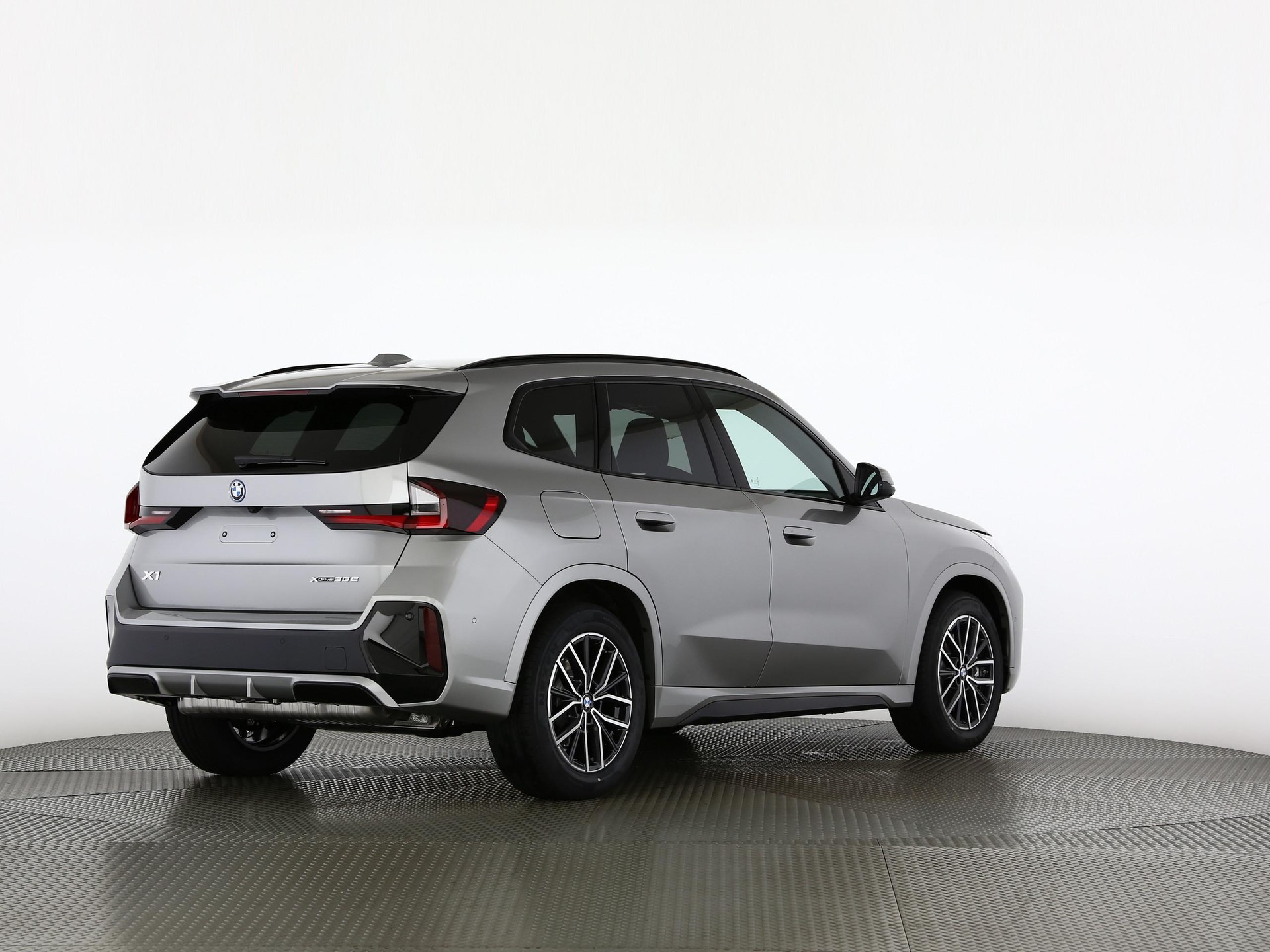 BMW X1 30e xDrive paddles-image-19