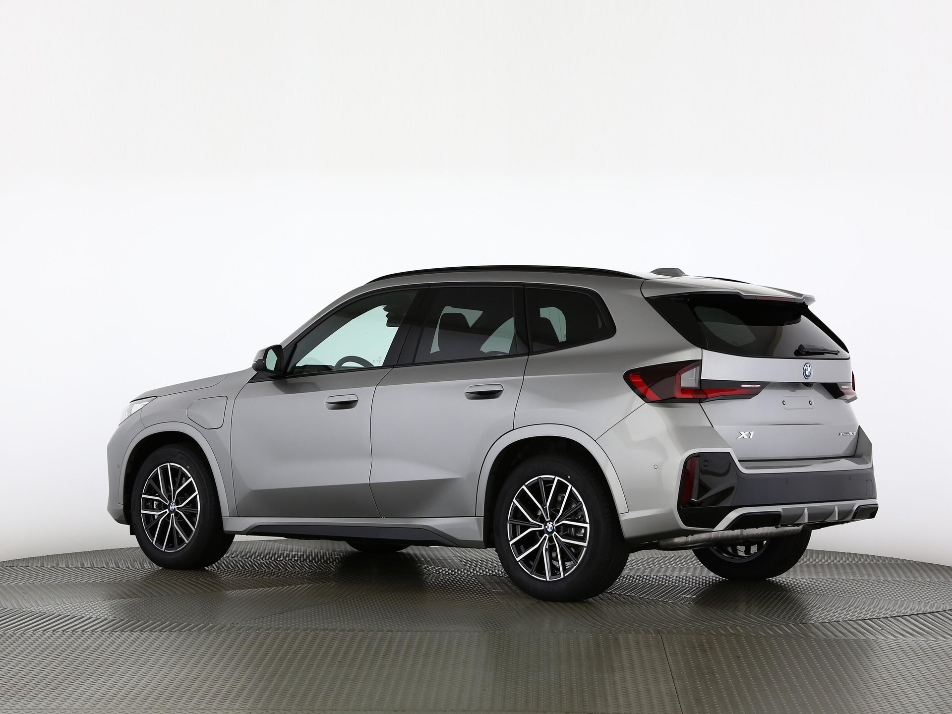BMW X1 30e xDrive paddles-image-14
