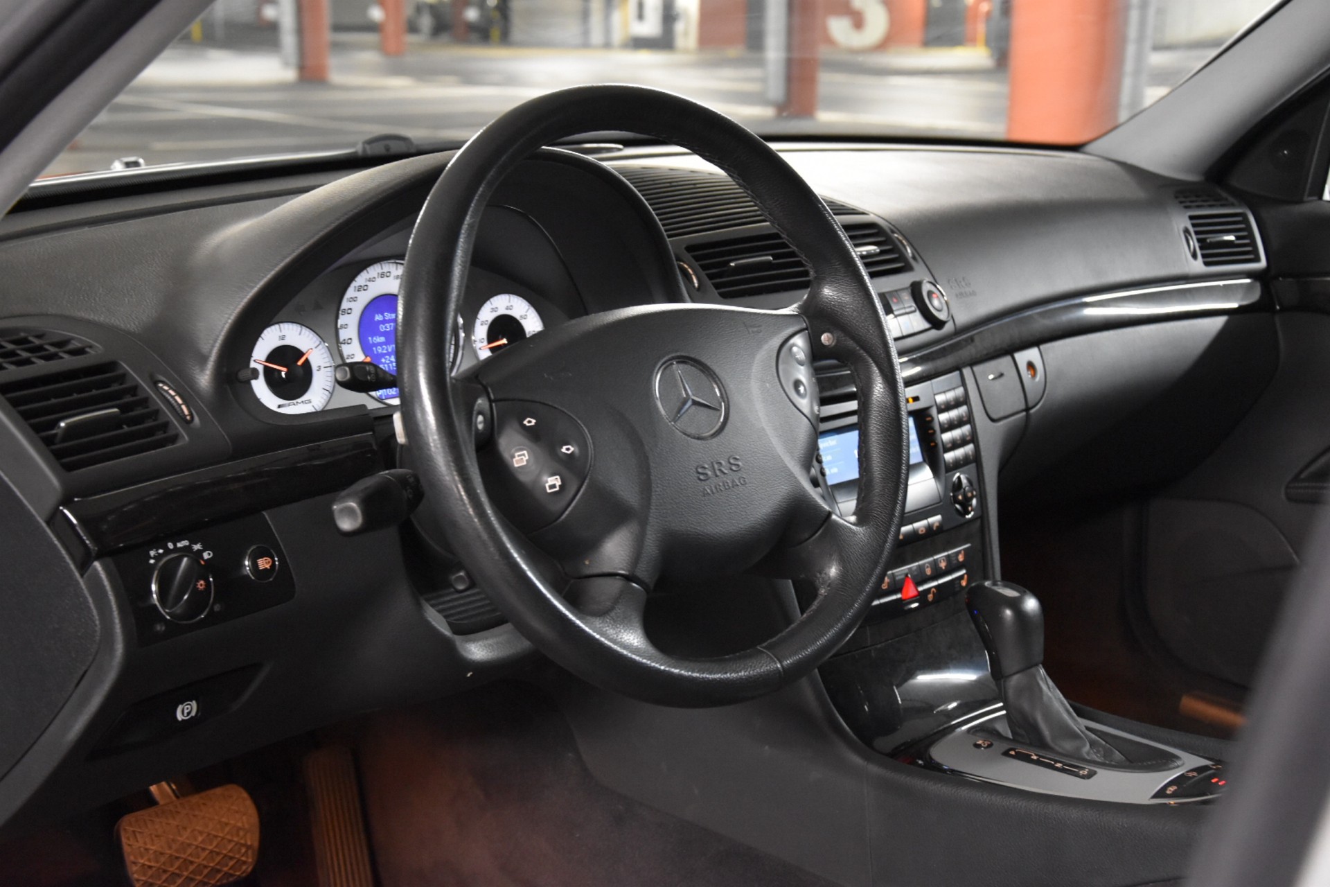 MERCEDES-BENZ E 55 AMG Avantgarde Automatic-image-26