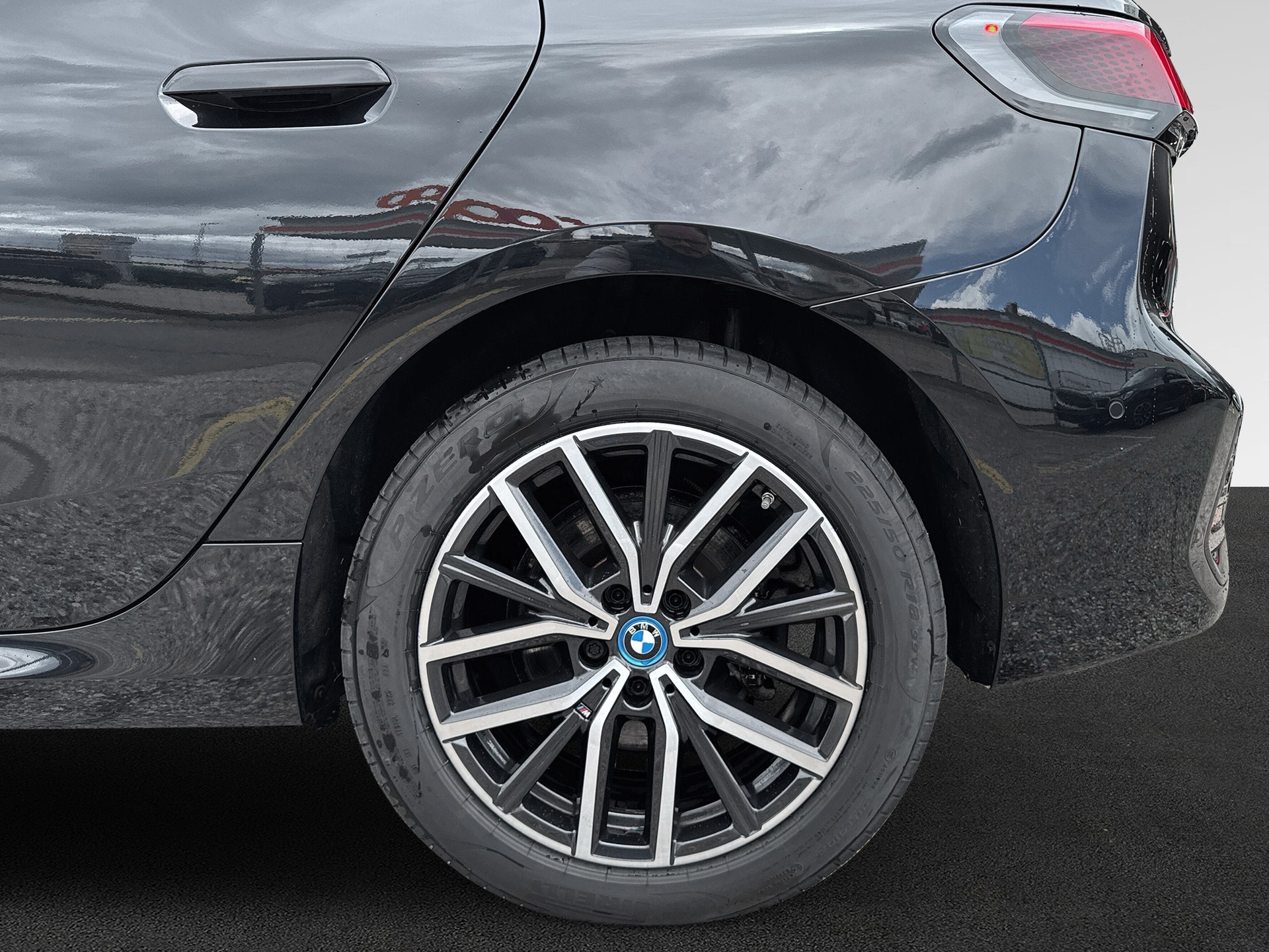 BMW 225e xDrive Active Tourer M Sport-image-8