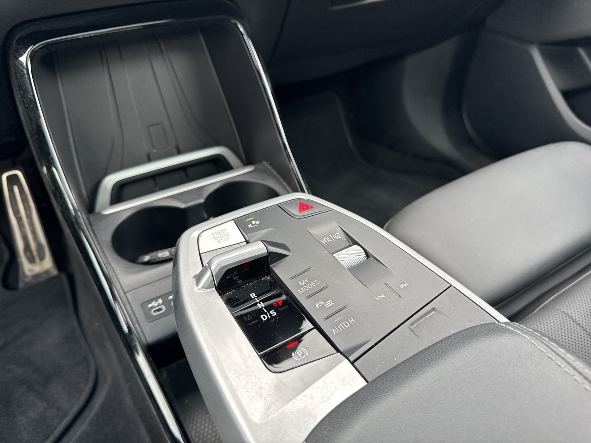BMW 225e xDrive Active Tourer M Sport-image-12