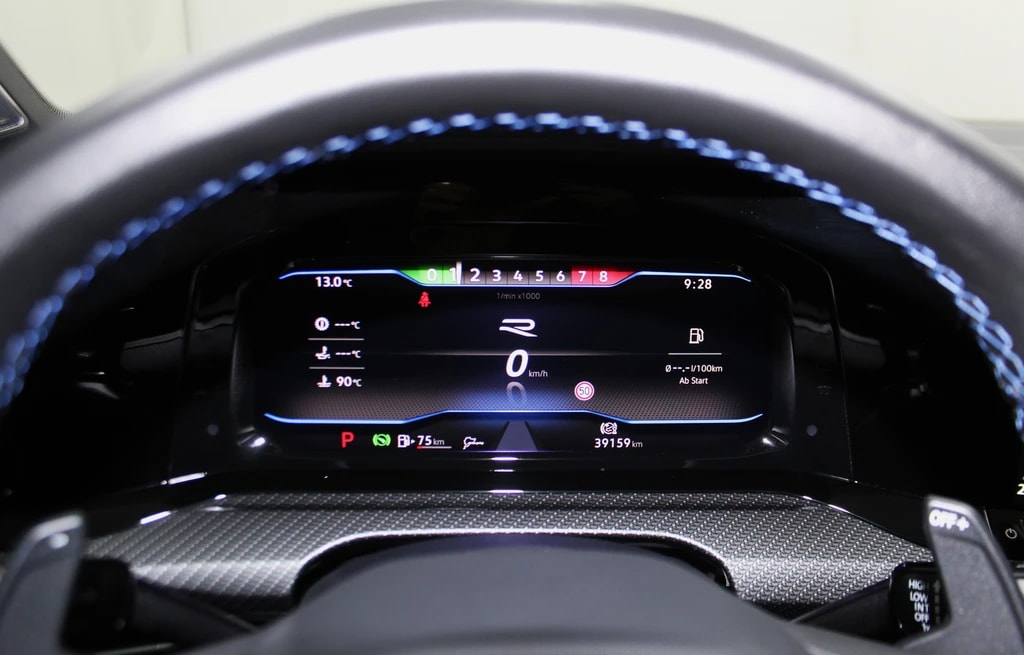 VW Golf 2.0 TSI R DSG 4Motion R Black Edition Performance Akrapovic 333PS-image-14