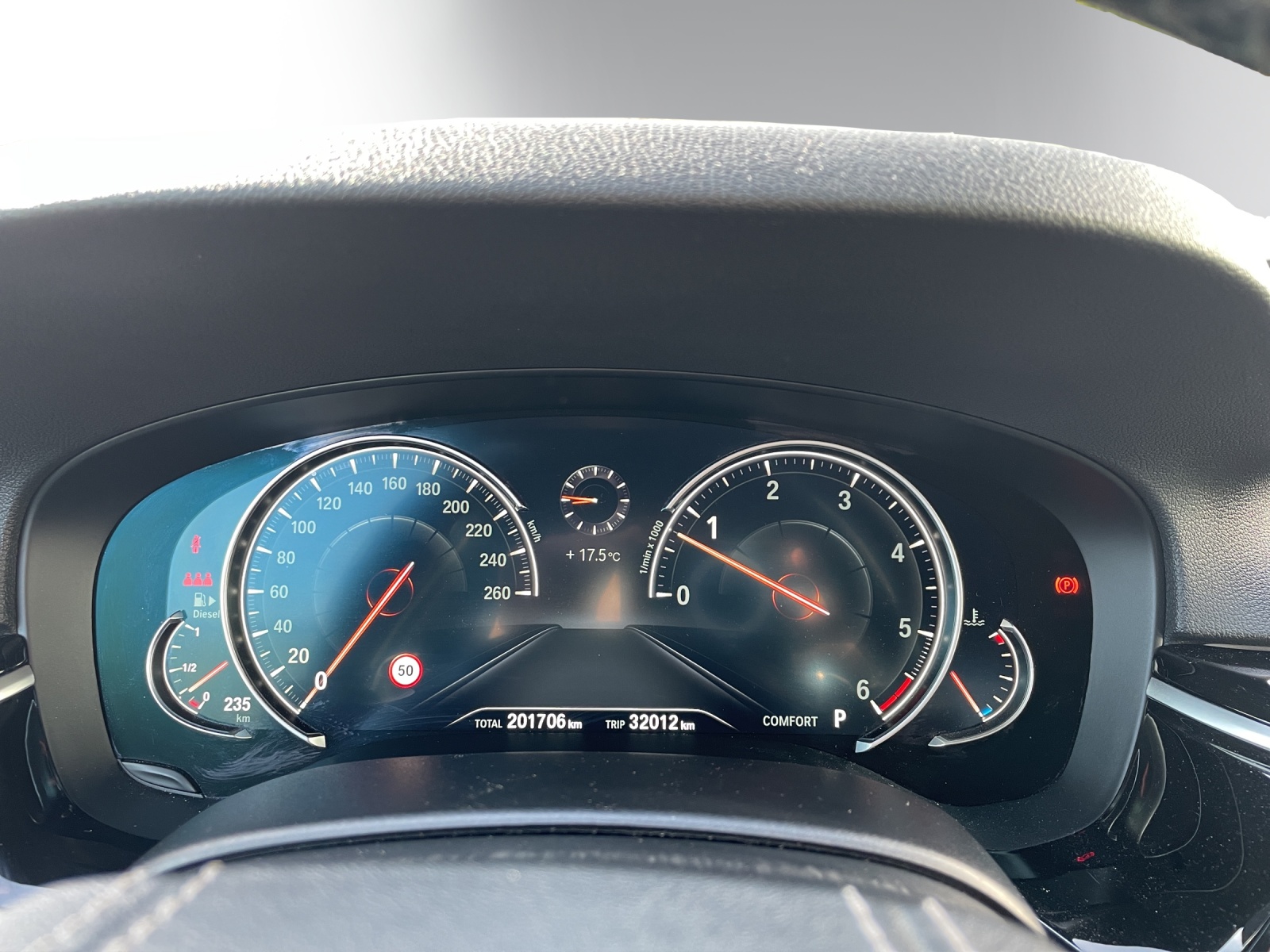 BMW 530d xDrive Sport Line Steptronic-image-17
