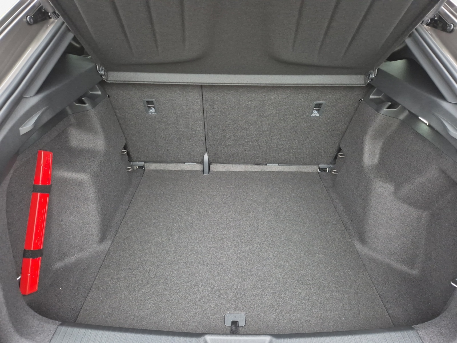 CUPRA Tavascan 77 kWh Edge 4D-image-13