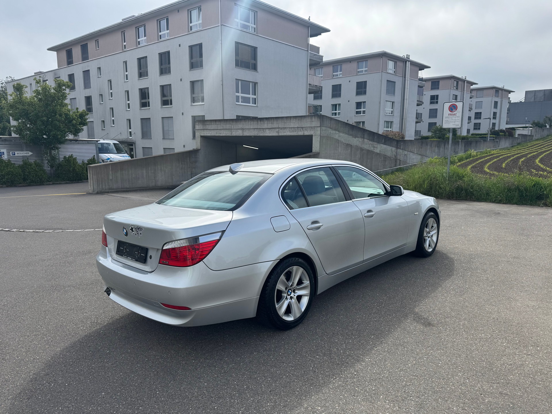 BMW 530xi-image-5