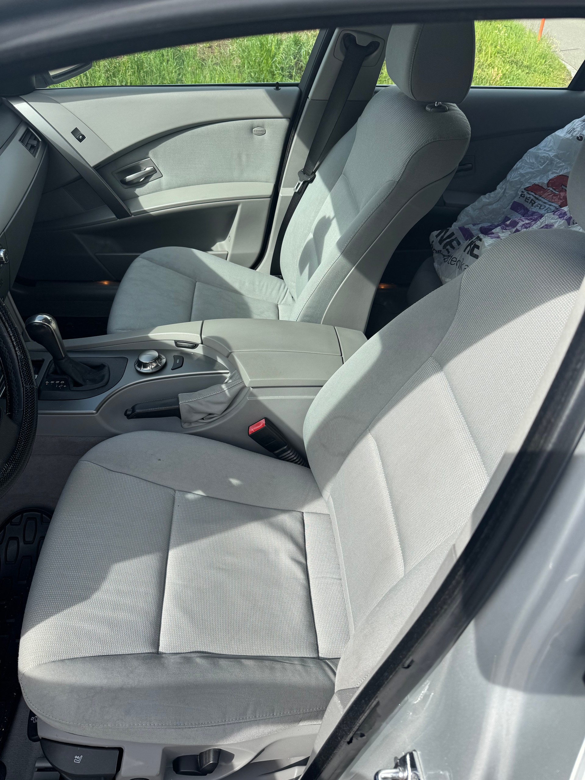 BMW 530xi-image-10