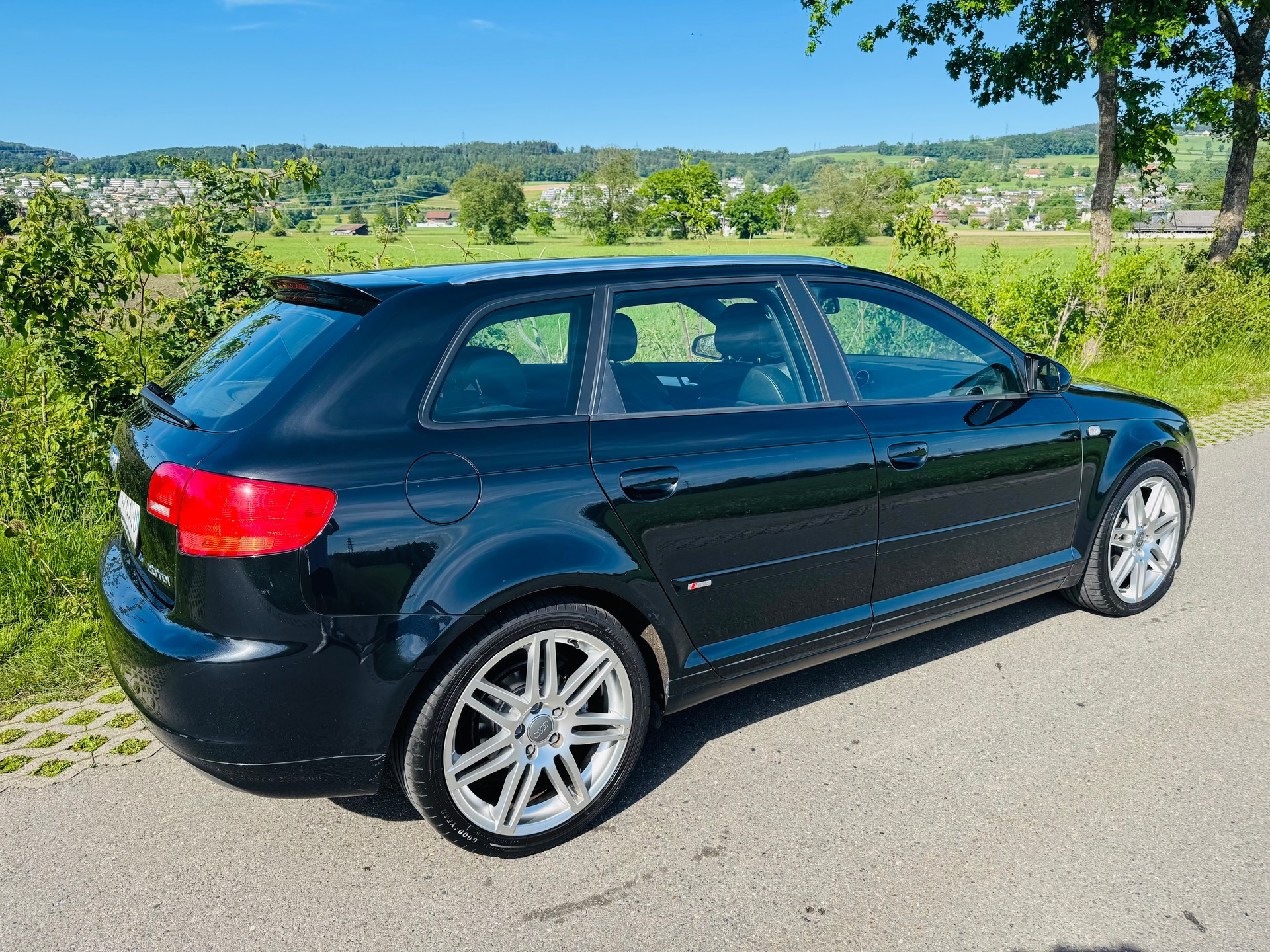 AUDI A3 Sportback 2.0 TDI Ambiente S-line-image-5
