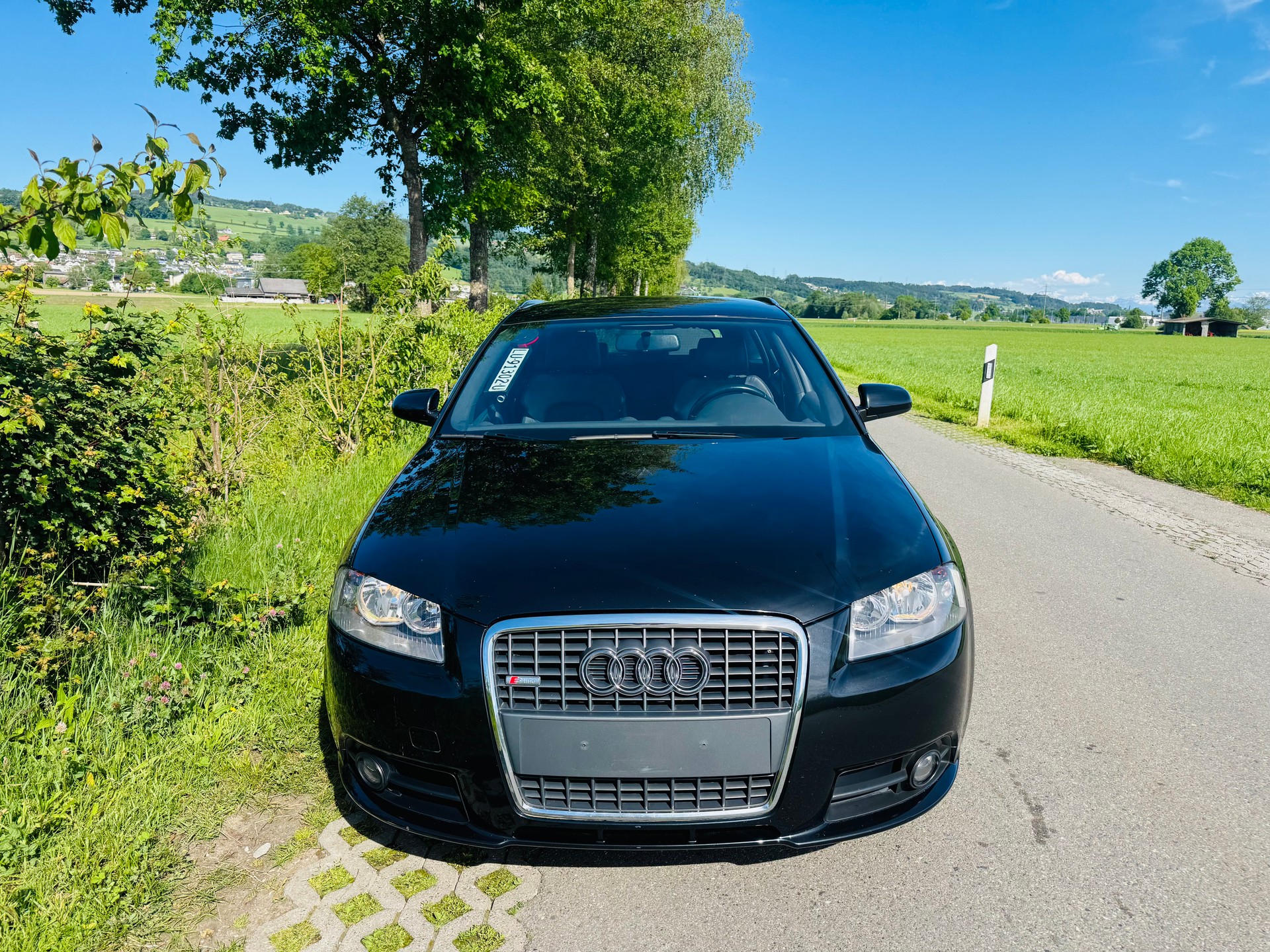 AUDI A3 Sportback 2.0 TDI Ambiente S-line-image-8