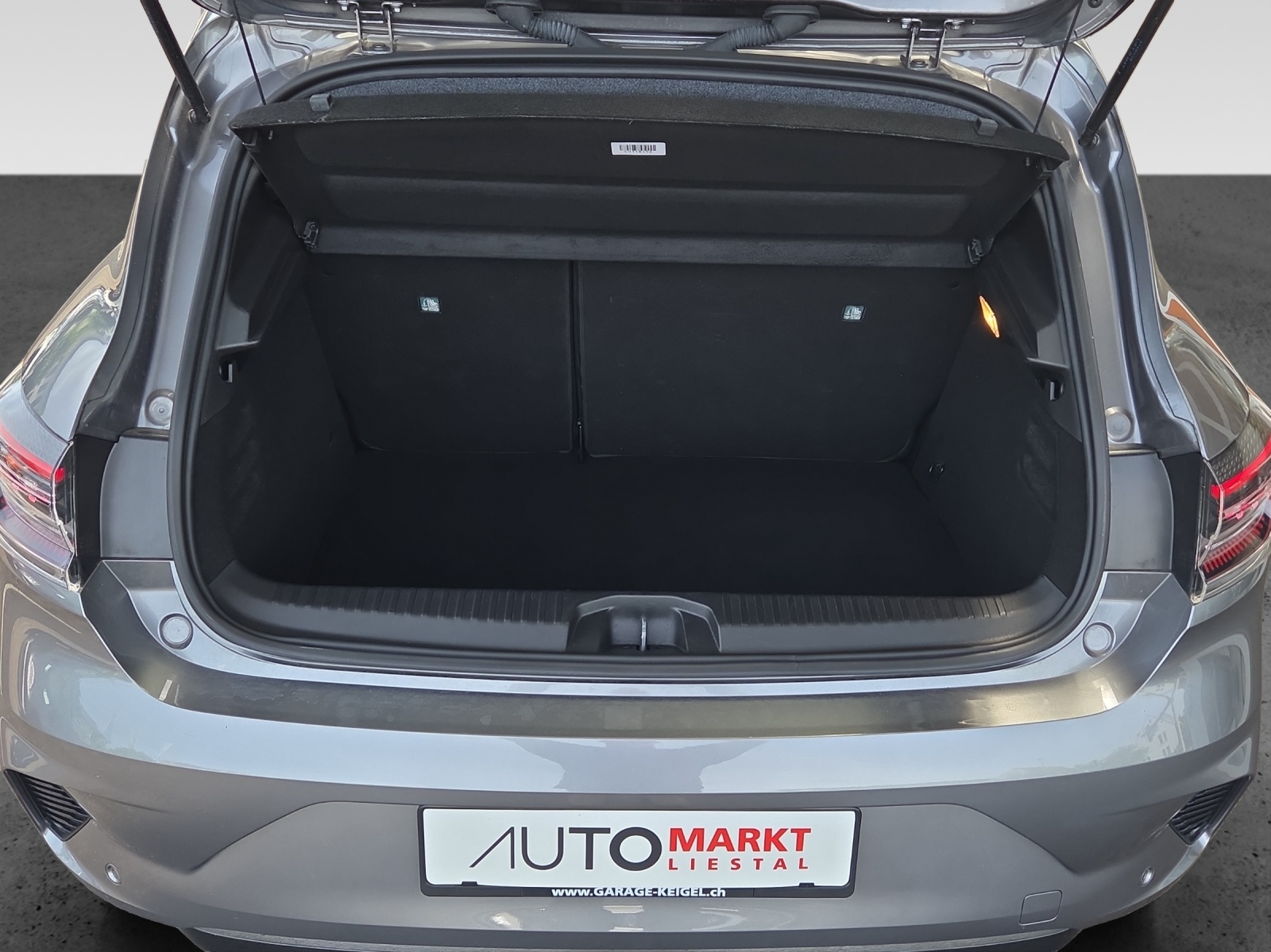 RENAULT Clio 1.6 E-Tech Techno-image-11