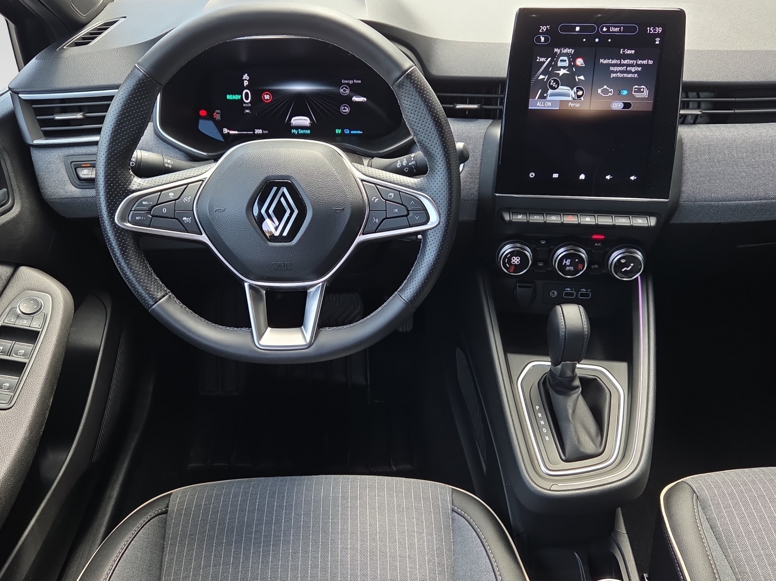 RENAULT Clio 1.6 E-Tech Techno-image-9