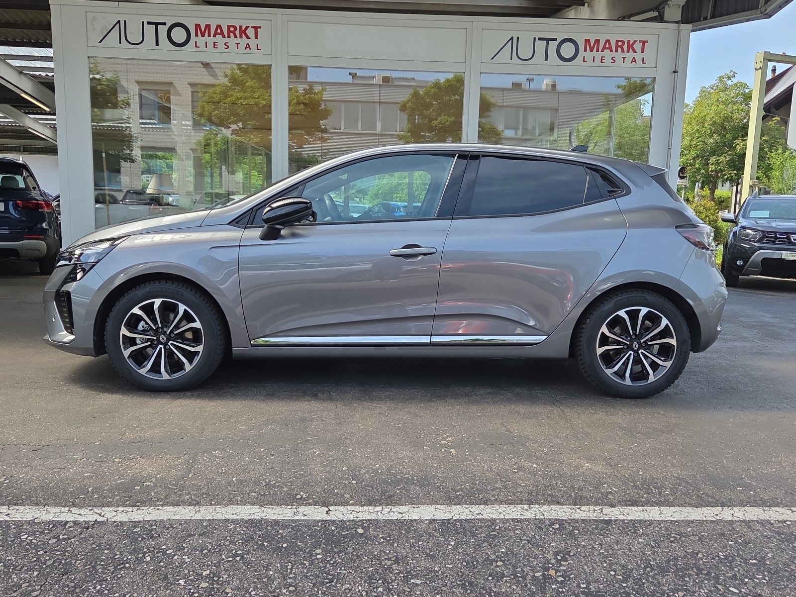 RENAULT Clio 1.6 E-Tech Techno-showroom-element-1