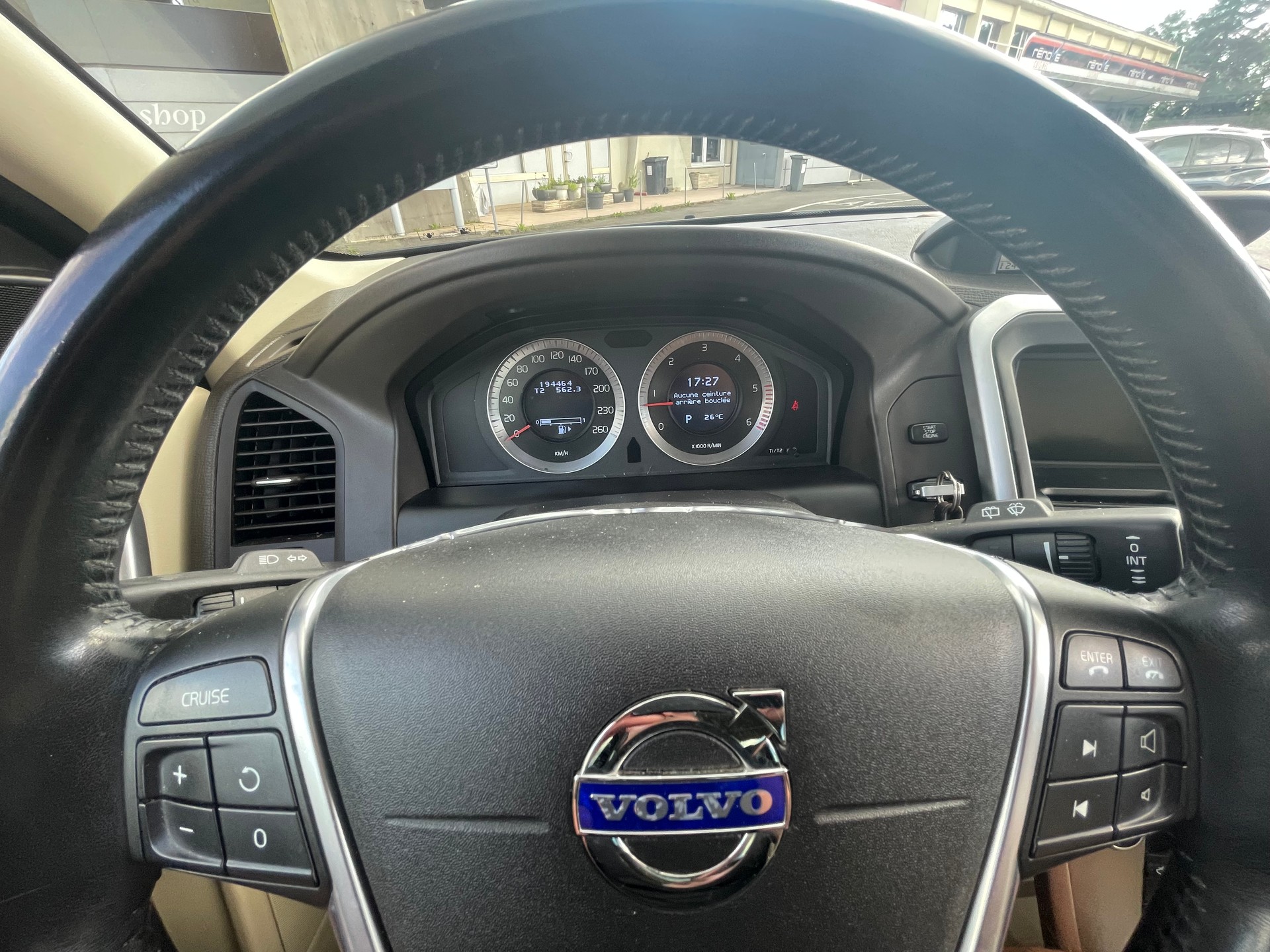 VOLVO XC60 2.4D AWD Summum-image-9
