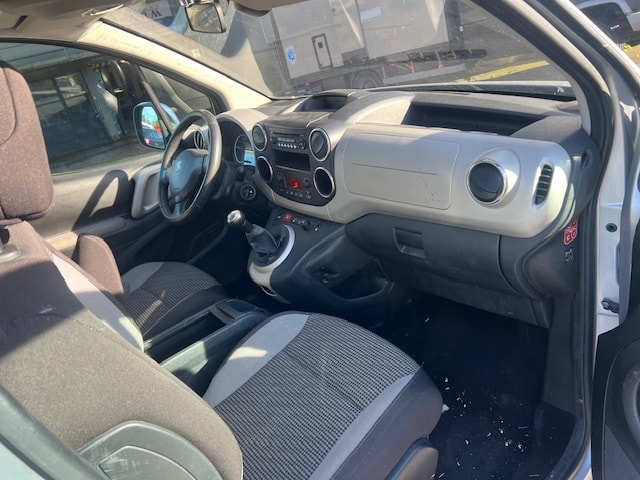 PEUGEOT Partner 1.6 Family-image-6