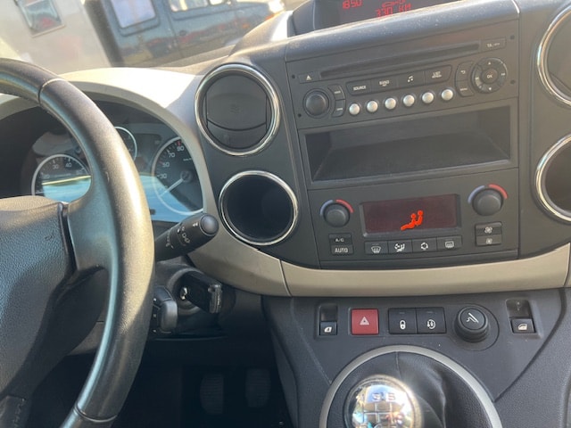 PEUGEOT Partner 1.6 Family-image-2
