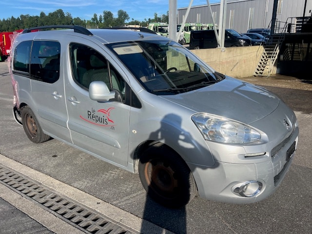 PEUGEOT Partner 1.6 Family-image-4
