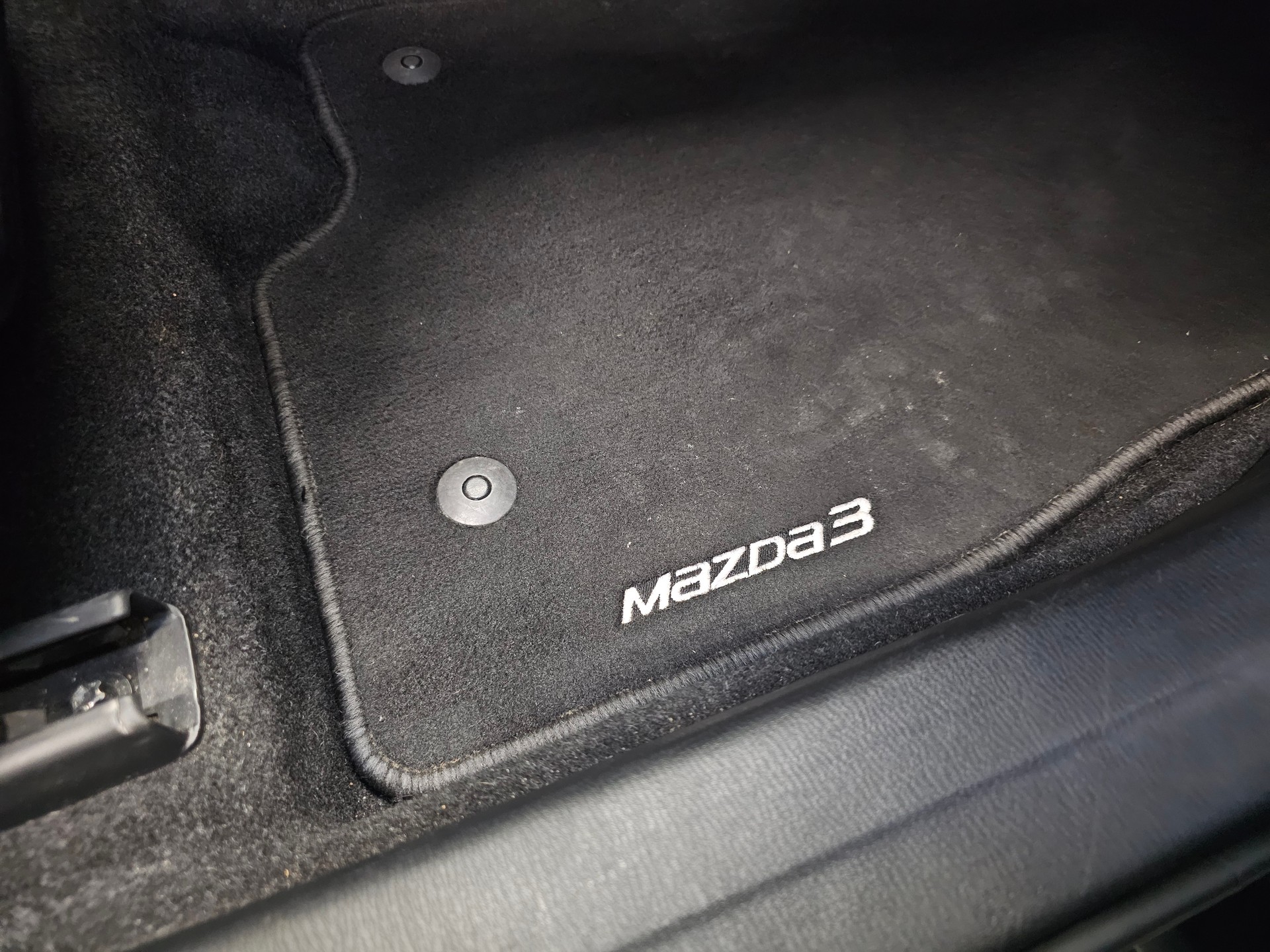 MAZDA 3 1.5 16V Ambition-image-23