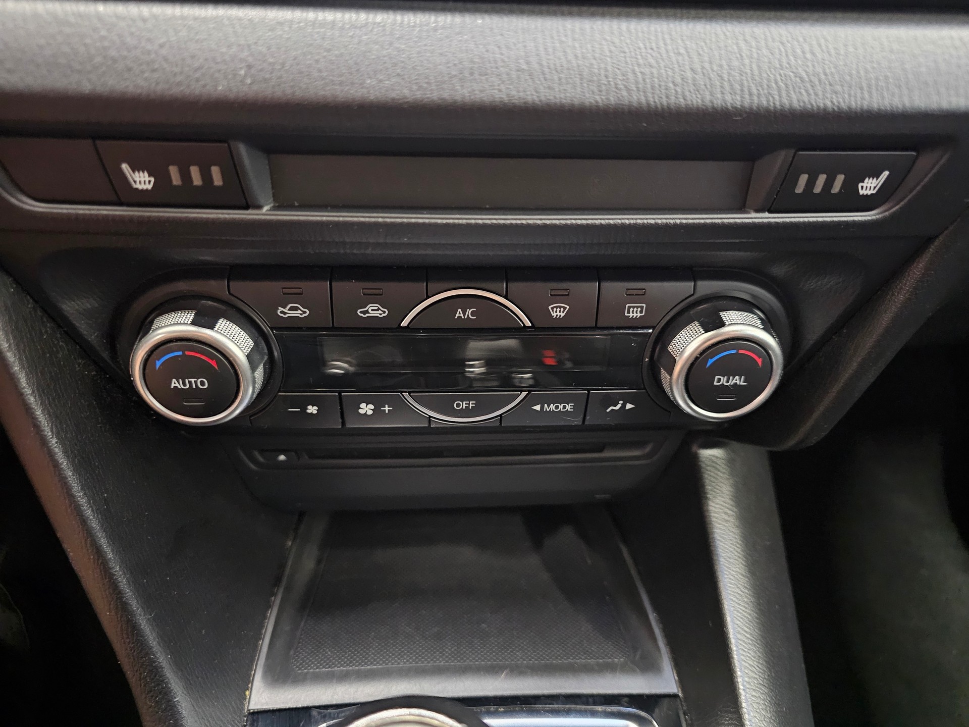 MAZDA 3 1.5 16V Ambition-image-19